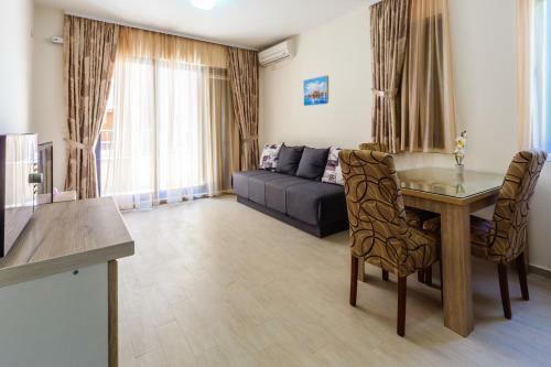 Opium Mar Apartments