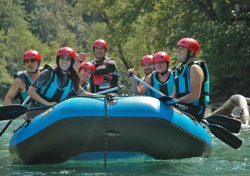 Hostal Rafting Blue River Tara
