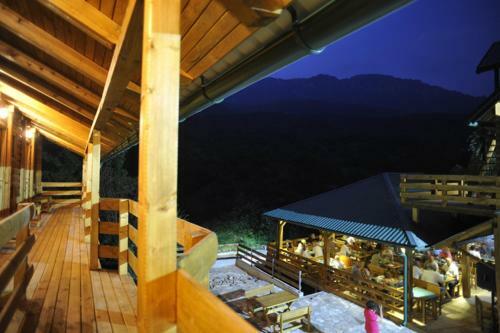 Hostal Rafting Blue River Tara