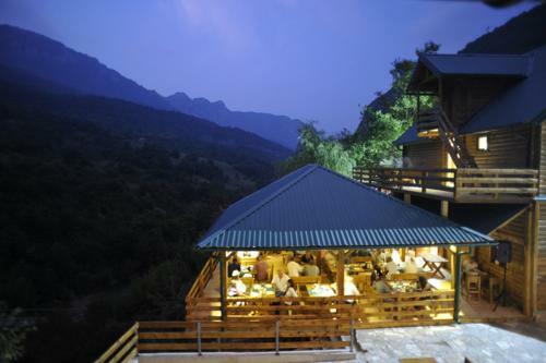 Hostal Rafting Blue River Tara