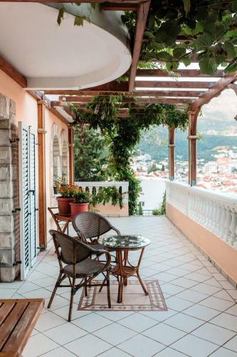 Hostal Damonte ? Apartments And Rooms