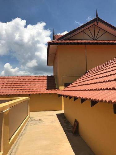 Posada Teluk Lipat Seaview Inn
