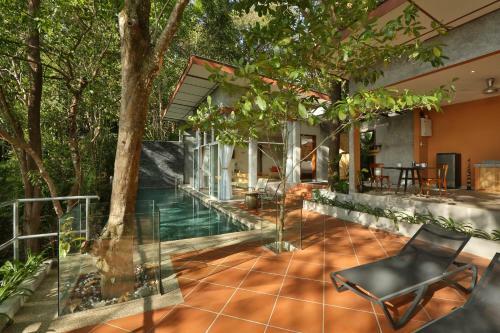 Ambong Pool Villas - Private Pool