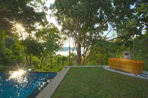 Ambong Pool Villas - Private Pool