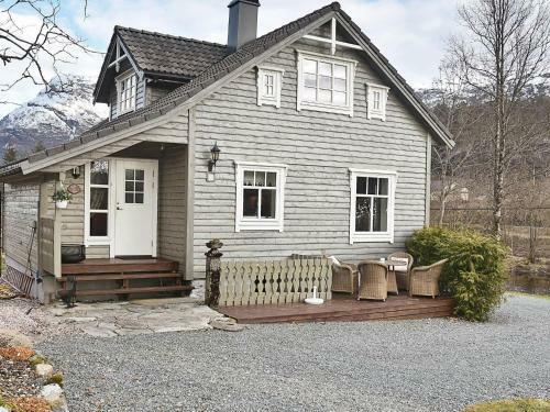 Three-bedroom Holiday Home In Flor� 2