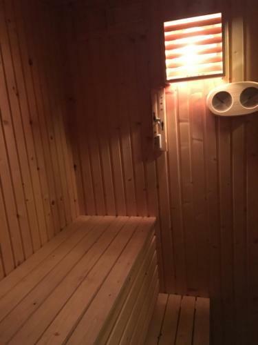 Stor Flott T�mmer Hytte