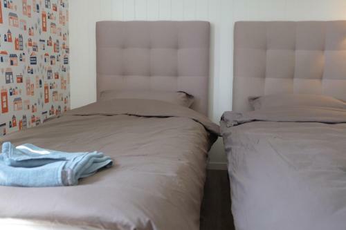 Spacious And Modern Apartment. �rland