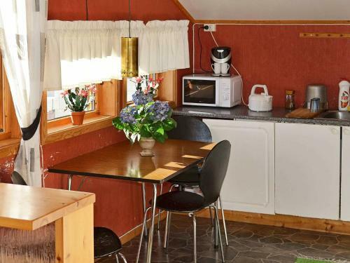 Four-bedroom Holiday Home In Torsken 2