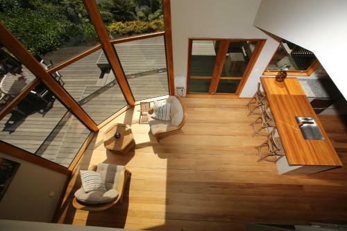Bed & Breakfast On The River