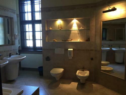 Hotel Zamek Dobra