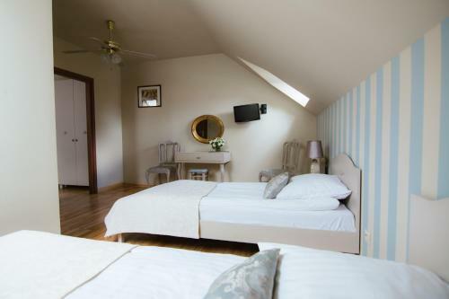 Hotel Dw�r Konstancin