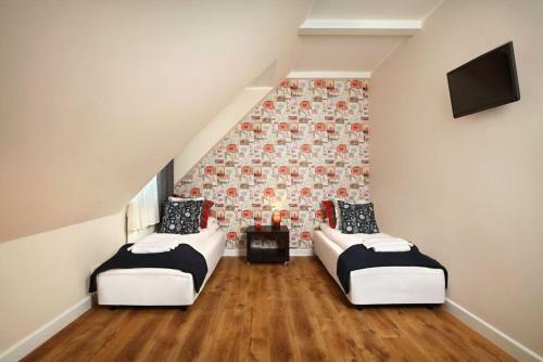 Hostal Dw�r Many