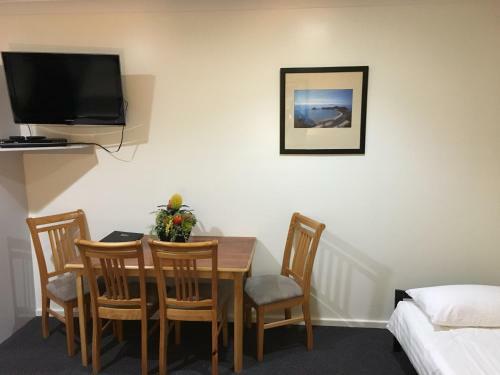 Lakeview Motor Inn