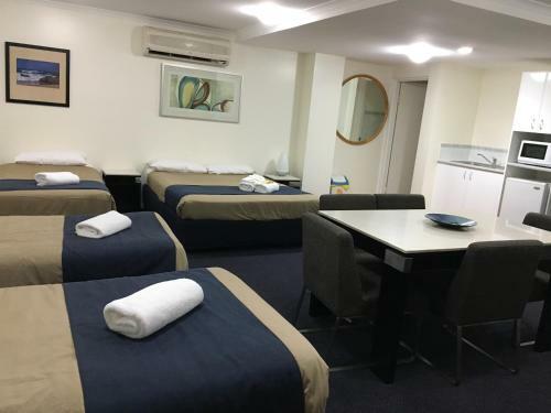 Lakeview Motor Inn