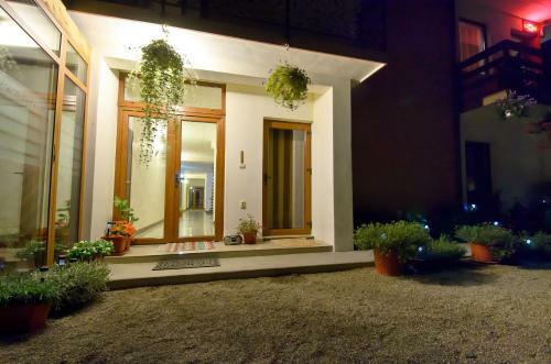 Hostal Pension President