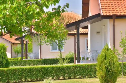 Sunny Hills Villas