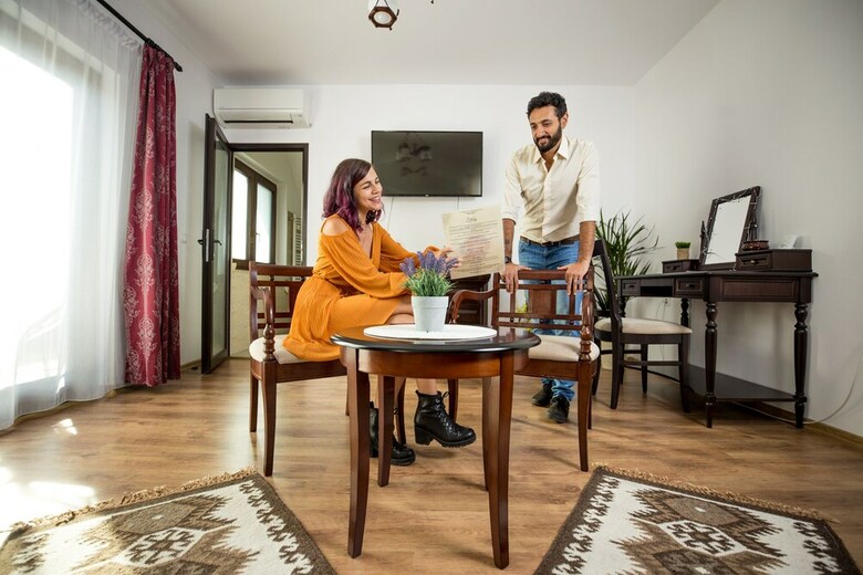 Hostal Flora Luxury House