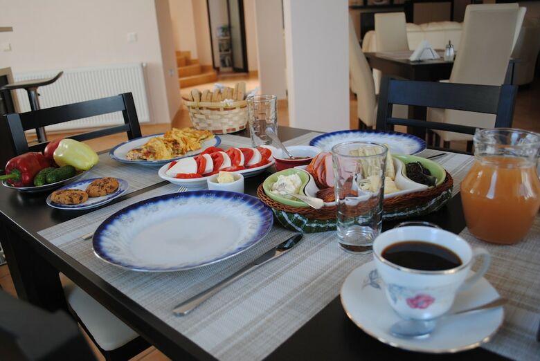 Hostal Flora Luxury House