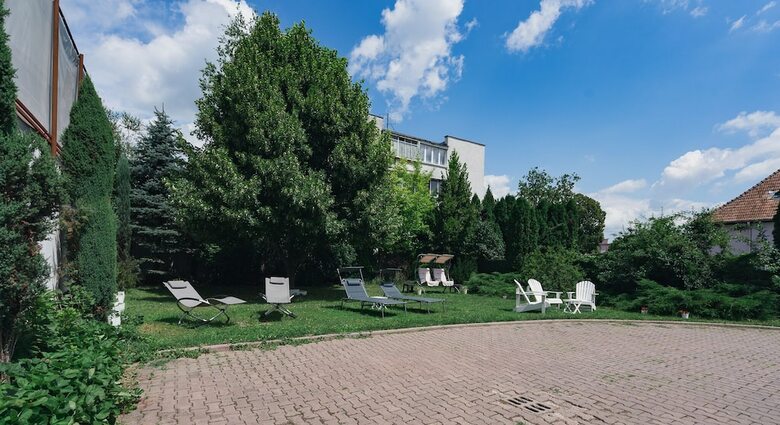 Hostal Flora Luxury House