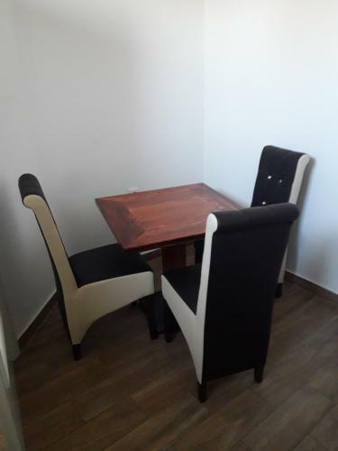 Kutko Apartments