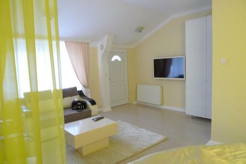 Hostal Guest House Perla