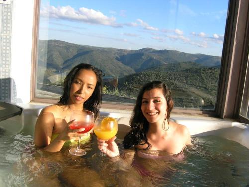 Hostal Casa De Alpajares - Casa De Campo, Enoteca & Spa