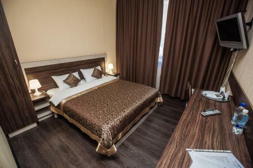 Fox Hotel