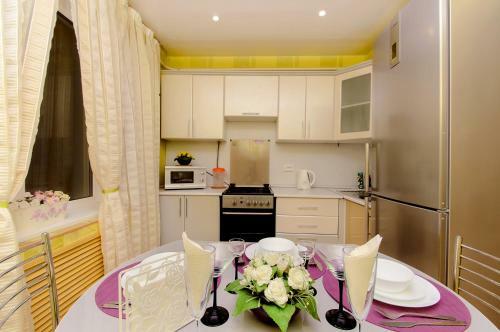Apartments Chetaeva 36