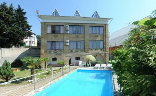 Posada Lazurnaya Plus Hotel