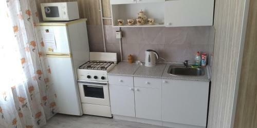 Apartment On Prospekt Komarova 31