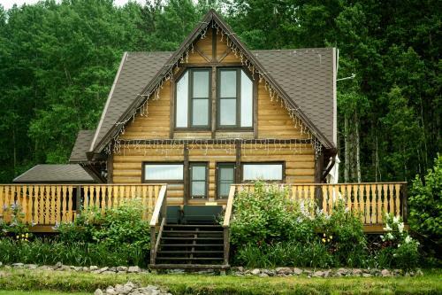 Hostal Holiday Home Tihotut