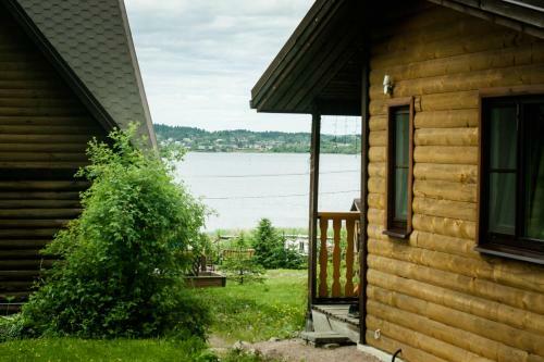 Hostal Holiday Home Tihotut