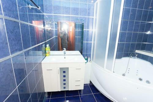 Apartamento 2kv Alieksandra Matrosova 1/2