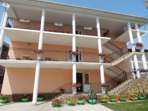 Hostal Guest House Emiliya