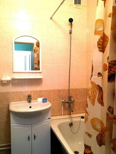 Apartment On 1-ya Pionerskaya 88g