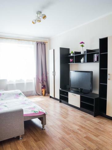 Apartment On Leninskiy 124 B