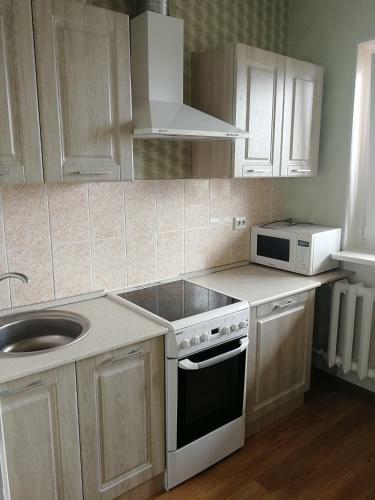 Apartment On Surgutskoe Shosse 9