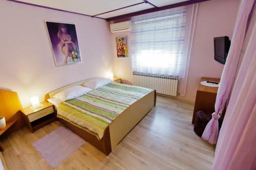 Hostal Guesthouse Les