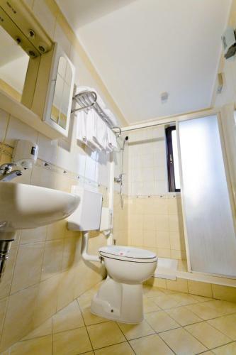 Hostal Guesthouse Les