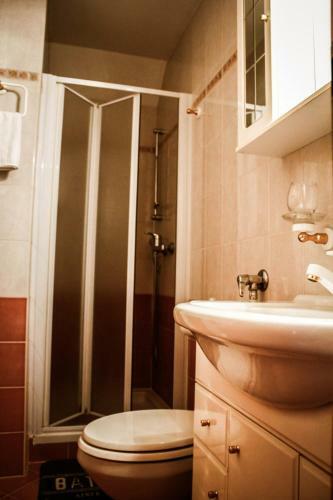 Hostal Framski Hram Guest House