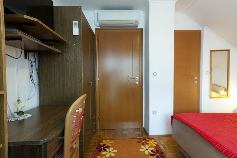 Bed & Breakfast Rooms & Apartments Jana