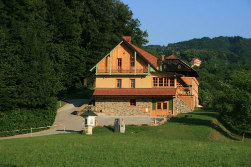 Villa Les With Hot Tub