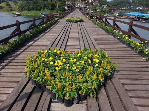 Hotel Baan Khun Mon Resort