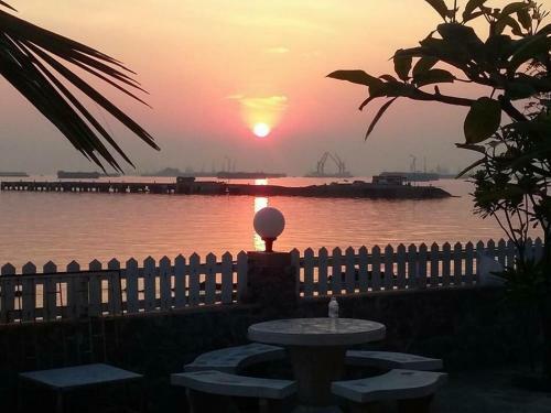 Hotel Rubtawan Sichang Resort