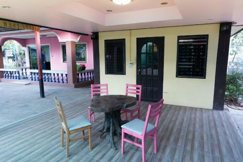 Hostal Rak Ban Kerd House