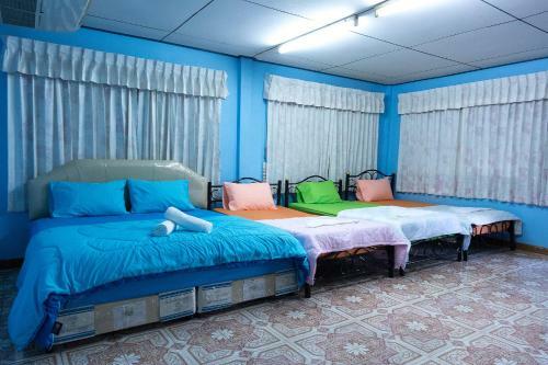 Hostal Rak Ban Kerd House