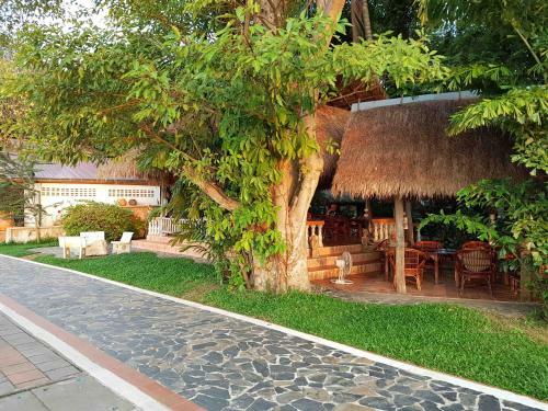 Hostal Mut Mee Garden Guest House