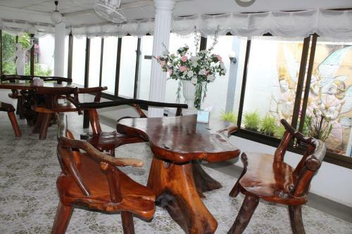Hotel White Elephant Resort
