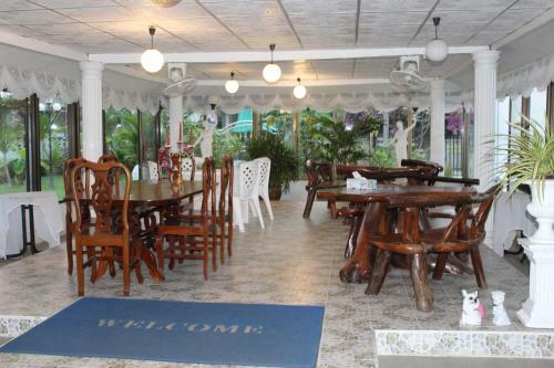 Hotel White Elephant Resort