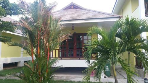 Hotel Thipburee Resort
